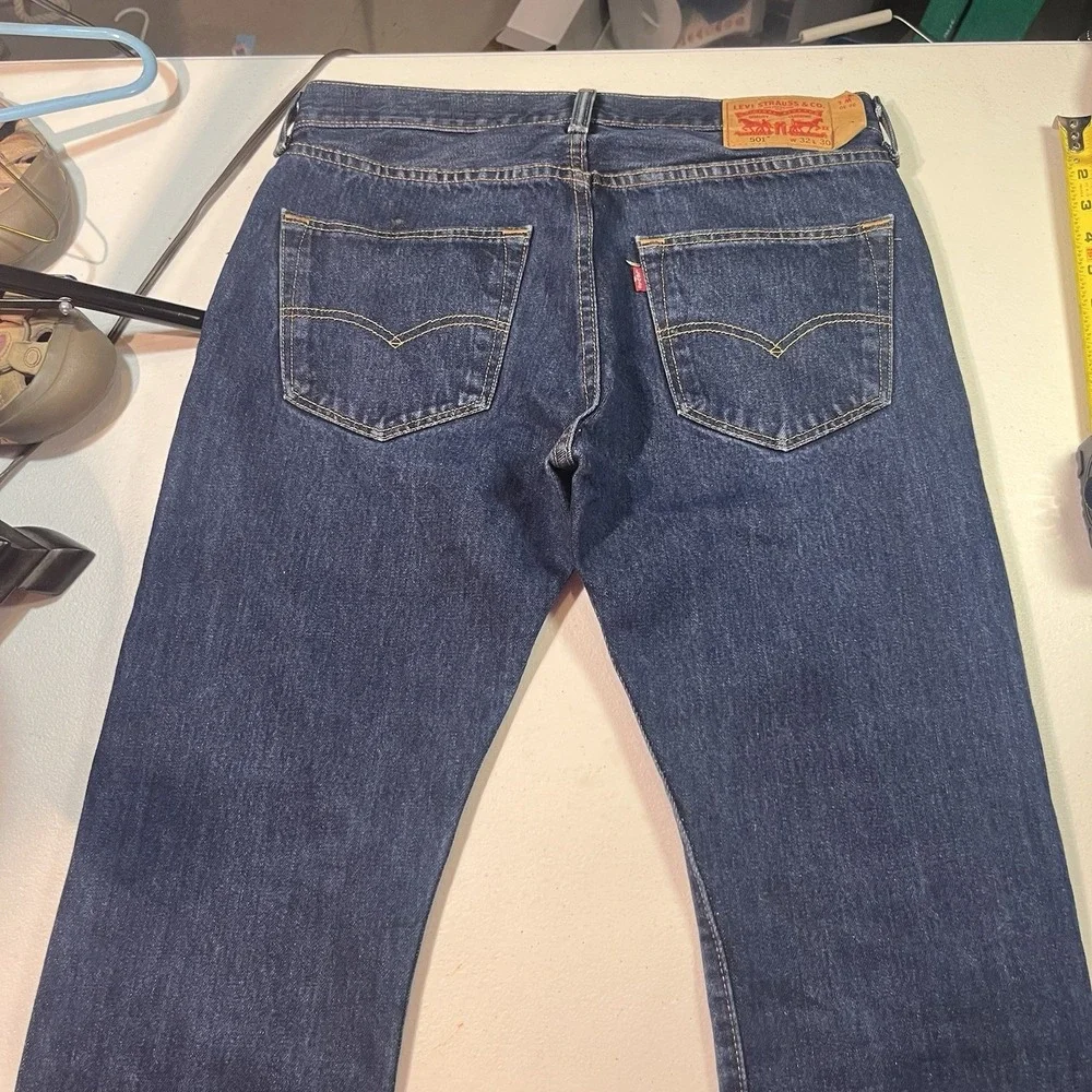Levis 501‎ Jeans Mens 32x30 Blue Button Fly Denim Pants Classic Wash 100% Cotton